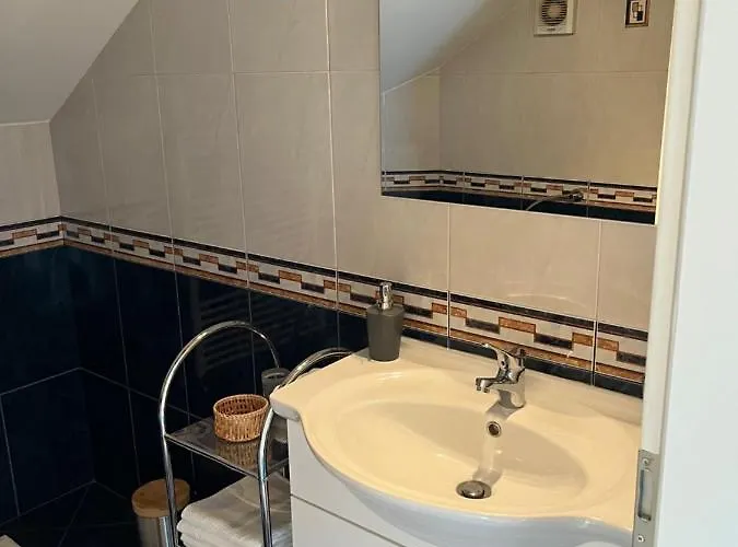 Riverside Avo - Sara Apartment Spodnja Idrija